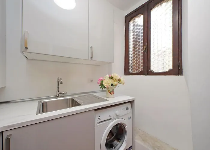 St.margherita Charming House Apartment